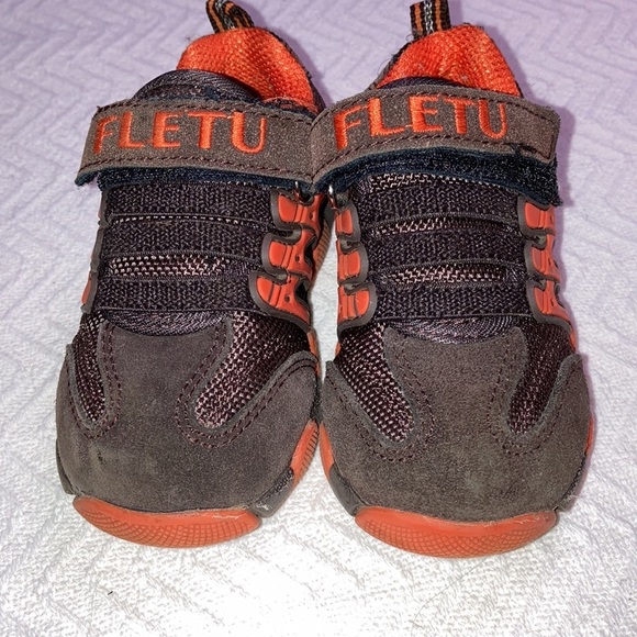 5/$20 Fletu size 7 boys brown orange sneaker - Picture 2 of 8